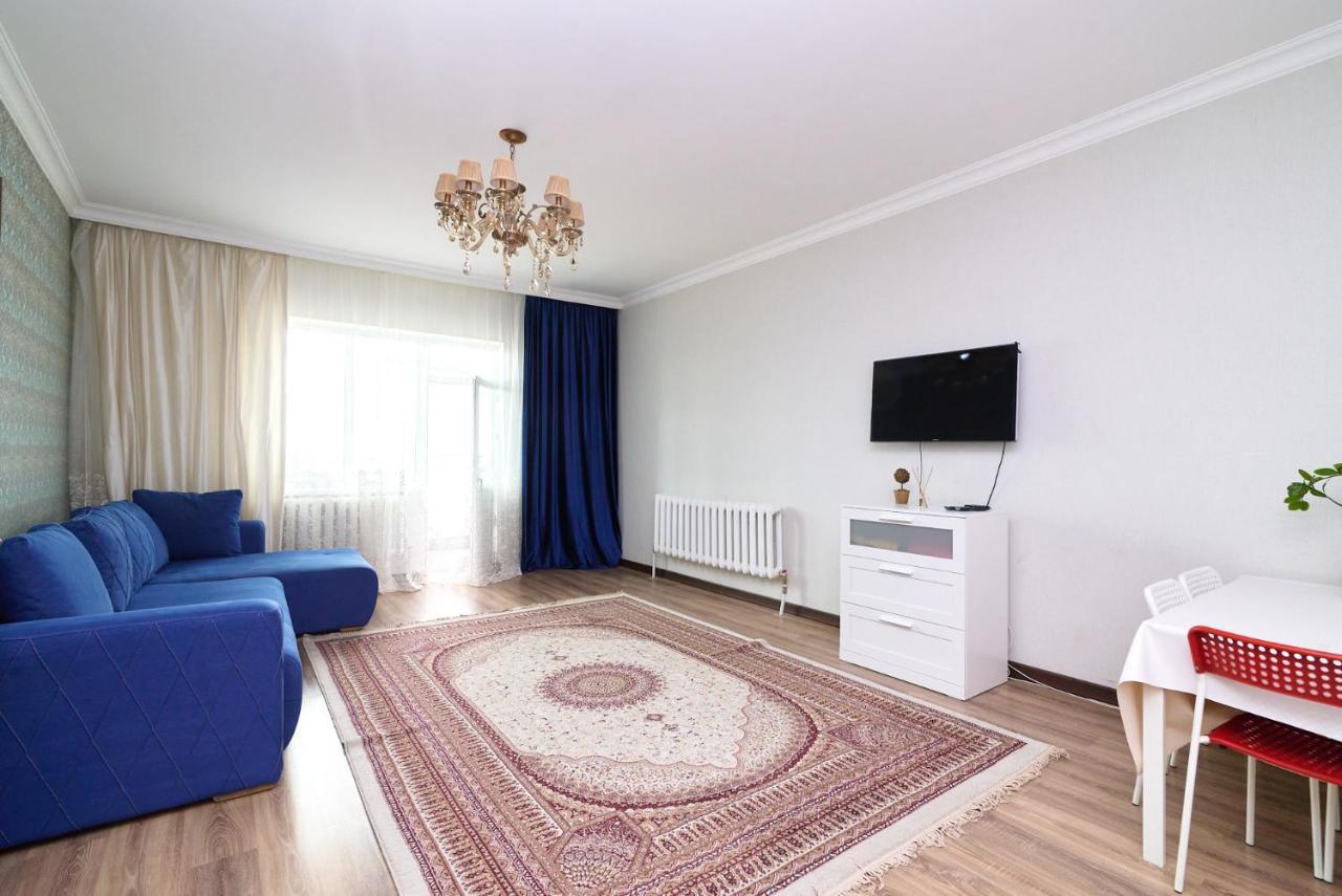 Квартира В Самом Центре Столицы Казахстана Apartment Nur-Sultan  Exterior photo